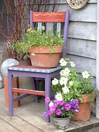 Recycling Old Chairs And Benches For Blooming Garden Decorations Garden Decor Garden Art Garden Chairs