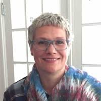 10 "Claudia Post" profiles