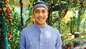 Saat sang ibunda menjelaskan kemampuan istimewa naja dalam menghafal alquran, sang pemandu acara, irfan hakim pun mengajak juri, nabila abdul rahim bayan untuk membacakan salah satu ayat yang harus ditebak naja. Nama Hingga Programnya Masuk Nominasi Ita Irfan Hakim Berharap Bawa Pulang Piala Kemenangan Selebx