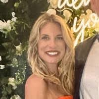 Jennifer Finlay's Instagram, Twitter & Facebook