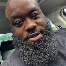 Elroy Jones's Instagram, Twitter & Facebook