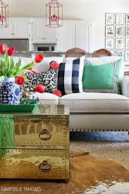 Black And White Furniture Mix The Secret To Mixing Black And White Leopard Leopard Decor Black And White Living Room Living Room White