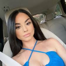 Aleida Cabrera (@aleidaxcabrera)