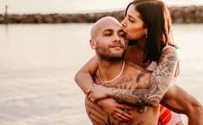 Marcell jacobs oro olimpico nei 100 metri di atletica a tokyo 2020 ha ricevuto, ovviamente, anche i complimenti della mamma. Fmp1pr0jzcjztm