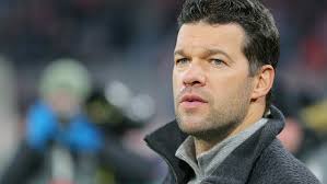Jun 09, 2021 · person bei unfall leicht verletzt. Drama In Portugal Sohn Von Ex Fussballstar Ballack Stirbt Bei Unfall Krone At