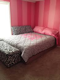 I Want Vs Inspired Stripes In My New Closet With A Gold Clothes Rail And Gold Mlc Victoria Secret Bedroom Pink Bedding Pink Room