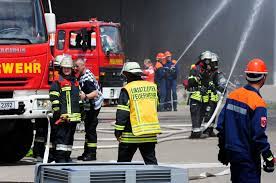 Tier in notlage kampingring, buer (zuständig: Einsatze Feuerwehr Abenberg