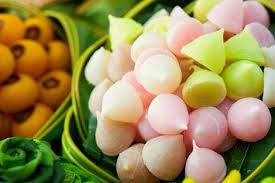 ความคืบหน้า กรณีขนมอาลัวรูปทรงพระเครื่อง หลากหลายสีสัน ของร้านขนมในแฟนเพจเฟซบุ๊ก ชื่อ มาดามชุบ ที่เกิดกระแสดรามาร้อนระอุ หลังมีกระแส. à¸‚à¸™à¸¡à¸­à¸²à¸¥ à¸§ à¸­à¸šà¹€à¸Šà¸¢ à¹à¸ˆà¸à¸ª à¸•à¸£à¸‚à¸™à¸¡à¹„à¸—à¸¢à¸— à¸§à¸ªà¸¢à¸²à¸¡à¸›à¸£à¸°à¹€à¸—à¸¨ Facebook