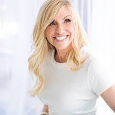 Myra Ryder's Instagram, Twitter & Facebook