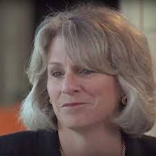 Elizabeth Cannon's Instagram, Twitter & Facebook