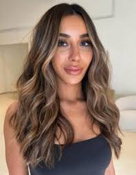 30 Hair Influencers to Collaborate with in 2025