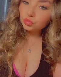 Allison Haas's Instagram, Twitter & Facebook