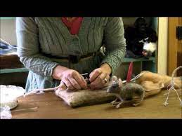 How To Needle Felt Mouse Series 2 Wrapping Toes And Legs By Sarafina Fiber Art Youtube Felt Mouse Needle Felting Needle Felting Diy