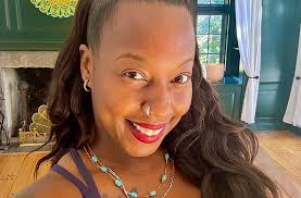 Ebony (@yoga4thickjawns) · Instagram photos and Reels