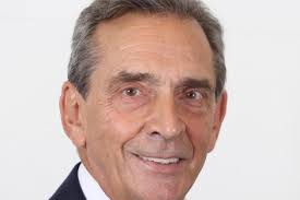 Dia nombra director financiero a Enrique Weickert