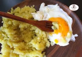 Check spelling or type a new query. La Mia Ricetta Di Conforto Uovo All Occhio Di Bue Con Patate Lesse Schiacciate Con Olio Sale E Pepe