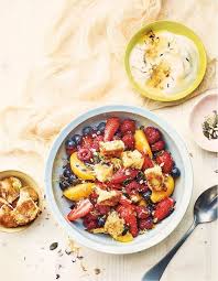 Salade De Fruits Aux Graines Croutons De Brioche Et Yaourt Grec Au Miel Pour 4 Personnes Recettes Elle A Table Recette En 2020 Salade De Fruits Recettes De Cuisine Recette Salade De Fruits