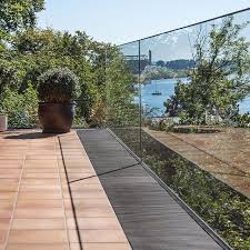 Ganzglasgelander Mit Blick Auf Die Elbe Ganzglasgelander Glasgelander Glas Glass Elbe Hamburg Hamburglove D Balkon Glas Glasbalkon Glasgelander Balkon