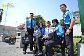 Itulah 7 pertanyaan menjebak yang sering ditanyakan saat interview kerja beserta jawaban terbaiknya buat anda. Pertanyaan Saat Wawancara Avsec Bandara Pspp Penerbangan