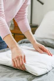 Fitted sheets can be such a difficult thing to store neatly because they are extremely difficult to fold due to all that elastic gathering. How To Fold A Fitted Sheet Video Hello Nest