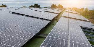 The electric current feeds into a charge controller, which controls how much current goes through the battery. Solar Energy Systems How Does It Work Solar Ninjas