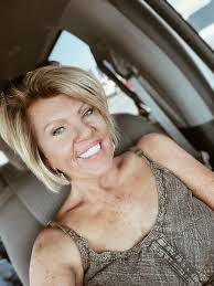 Kelly Hurd's Instagram, Twitter & Facebook