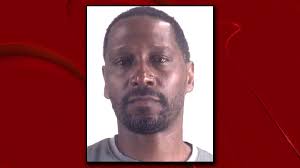 Despiden a policía de Fort Worth tras ser arrestado y acusado de violencia  doméstica