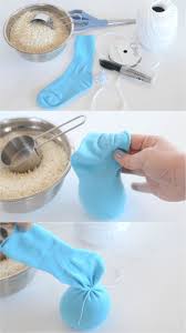Bricolage De Paques Pour Adultes Comment Faire Un Lapin En Chaussette Easter Ideas Bricolage Paques Artisanat De La Chaussettes Paques