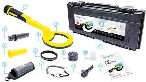 Whether you are hunting saltwater or freshwater, an underwater metal detector is the first item on your list. Amazon Com Nokta Pulsedive Underwater Metal Detector Pinpointer 2 In 1 Set With 4 Coil 3 Khz Pulse Induction Frequency Sports Outdoors
