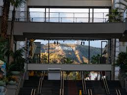 Hollywood, also called tinseltown, district within the city of los angeles, california, u.s., whose name is synonymous with the american film industry. 16 Fun Things To Do In Hollywood California
