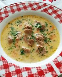 Asa prepari cel mai usor o ciorba de vacuta traditional romaneasca, acrita cu bors si servita cu smantana delicioasa. Pin On NutriÈie