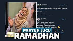 Berpuasa di bulan ramadhan mengandung pahala yang besar bagi orang yang menunaikannya, meskipun harus menahan lapar, haus dan nafsu. 14 Pantun Lucu Ramadhan Ala Netizen Ini Bikin Semangat Puasa Keepo Me Line Today