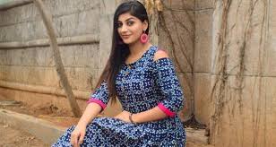 Jun 15, 2021 · அடல்ட் வாசிகளின் கனவு கன்னியாக திகழும் யாஷிகா ஆனந்த் இருட்டு. Yashika Anand Alleges Casting Couch By A Popular Director Only Kollywood