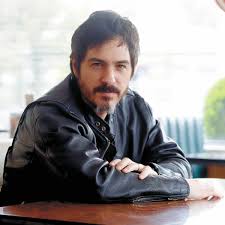 Mauricio ochmann ya no continuará haciendo la serie de el chema, una producción de argos para telemundo que él protagonizaba y que cuenta la historia de este personaje dentro del crimen organizado. Mauricio Ochmann Es Hipocondriaco Y Sumiso