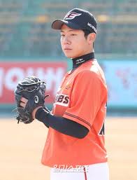 생지구화학 연구실 (과학원 209호) homepage 1999, texas a&m univ. í¬í†  ê¹€ì§„ìš± 2018 ì‹ ì¸ íˆ¬ìˆ˜ ì¤'ì•™ì¼ë³´