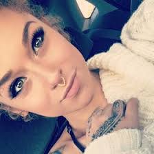 Danielle Collier's Instagram, Twitter & Facebook