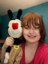 Hi everyone! I was looking for communities to join to network and found  this wonderful page. I'm Ella, I'm 18 (19 in November🥳) and I'm currently  in school for music therapy. I'm