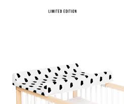 Matelas A Langer Pour Bebe Motifs Nuages Plusieurs Couleurs Mokee En 2020 Chambre Bebe Design Tapis A Langer Matelas A Langer