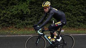 Jun 13, 2021 · 'bemoedigend' en 'tevreden', zo klonk het na de vijfde plaats van tom dumoulin in de klimtijdrit van de ronde van zwitserland. Tom Dumoulin Nimmt Radsport Auszeit Mentale Probleme Als Grund Eurosport