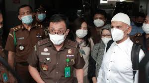Mark sungkar saat ini sedang disibukkan dengan aktivitas bertani. 32gjeu Vsndqgm