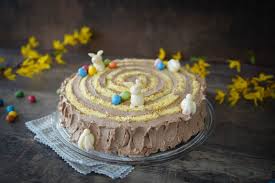 Baumstamm Ostertorte Mit Nougatcreme Wickeltorte Interspar 2 Kuchen Und Torten Ostertorte Ostern Backen