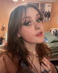 Savannah Shepard's Instagram, Twitter & Facebook