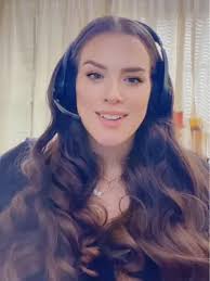 VALERIA S 🦋✨ (@valeriadsalinas) är LIVE