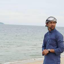 Pada kali ini yusuf azmi sendiri turun padang untuk berdepan dengan ahlong yang bertindak kejam selepas meminta wang saki. Yusuf Azmi Home Facebook