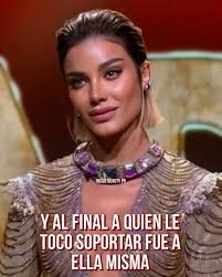 Aleska ayer decía que muchas iban a tener que soportar cuando bajara hoy  por las escaleras & al final quien tuvo que soportar fue ella misma. 🤍  #lcdlfallstars