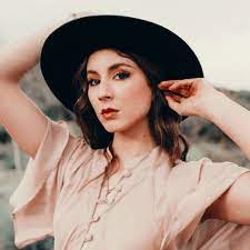 Pin By Bia Mixer On Troian Bellisario Troian Bellisario Little Liars Pretty Little Liars
