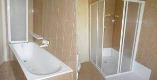 Può essere inserita in un contesto classico o più moderno, in versione freestanding oppure nella classica pannellatura a muro. Sostituzione Vasca Con Doccia Le Fasi E I Relativi Costi Blog Edilnet
