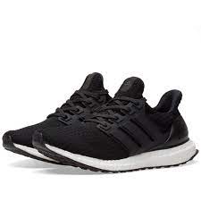 There are countless ultra boost versions, and there are also a few that became more notable than others like the ultra boost 4.0 grey or the ultra boost oreo. Adidas Ultra Boost 4 0 Core Black Fotomagazin