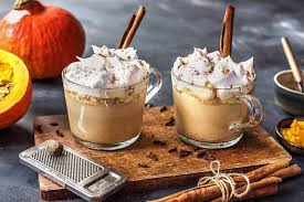 Pumpkin Spice Latte Zo Maak Je Het Hellofresh Blog Recept In 2020 Latte Recept Koffierecepten Pompoensoep Recepten