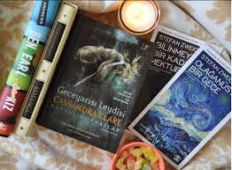 Kitapyurdu bu siteden emre kongar'ın 21.yy da türkiye adlı kitabını ocak ayında satın almıştım.derste kaynak kitap olarak kullanıyorduk ders akışına göre okuduğum için uzun bir süre kitapta eksik sayfalar. Siirsel Hisler Kitapyurdu Babil Ve Ilknokta Kitap Alisverisim